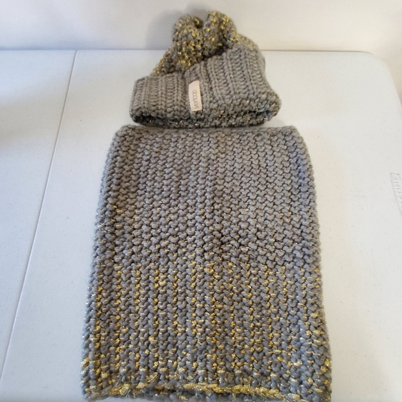 Verloop Knit Hat and Neck Scarf Set Gray and Metallic Slouchy Skull Cap Cowl main image 4
